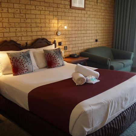 Belltower Motor Inn Шепъртън Стая снимка