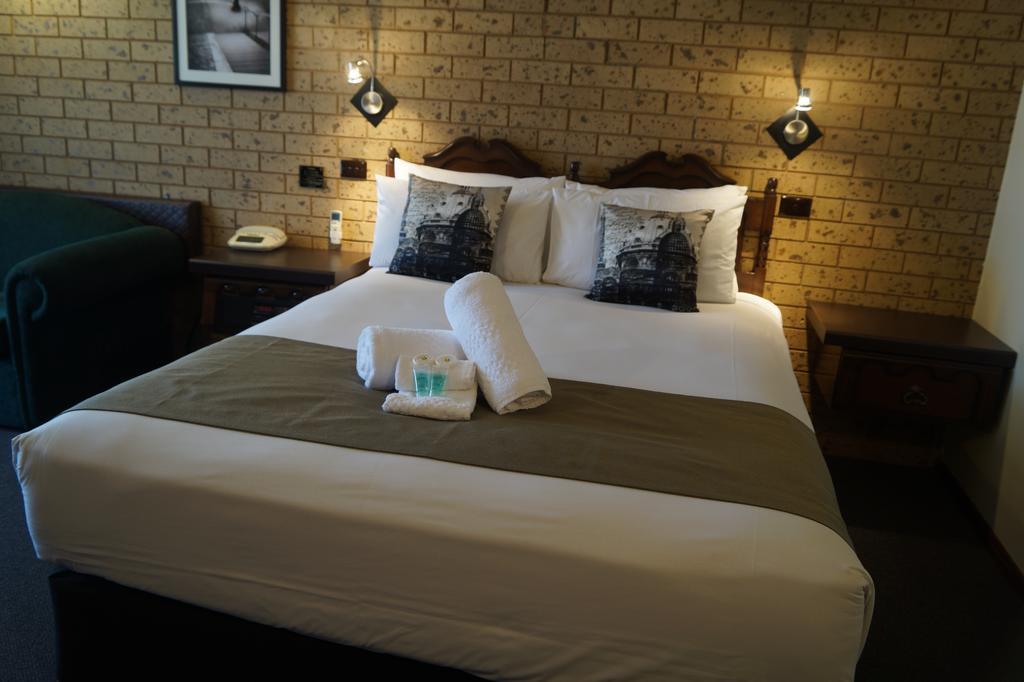 Belltower Motor Inn Шепъртън Екстериор снимка