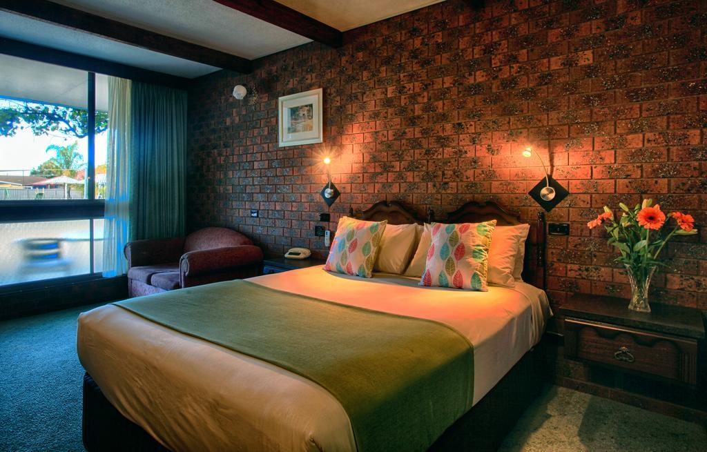 Belltower Motor Inn Шепъртън Екстериор снимка